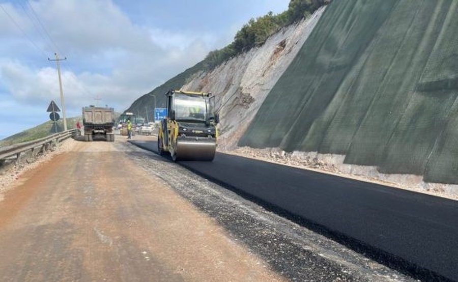 Nis asfaltimi në rrugët lidhëse të Tunelit të Llogarasë, ARRSH: 80 për qind e punimeve të realizuara